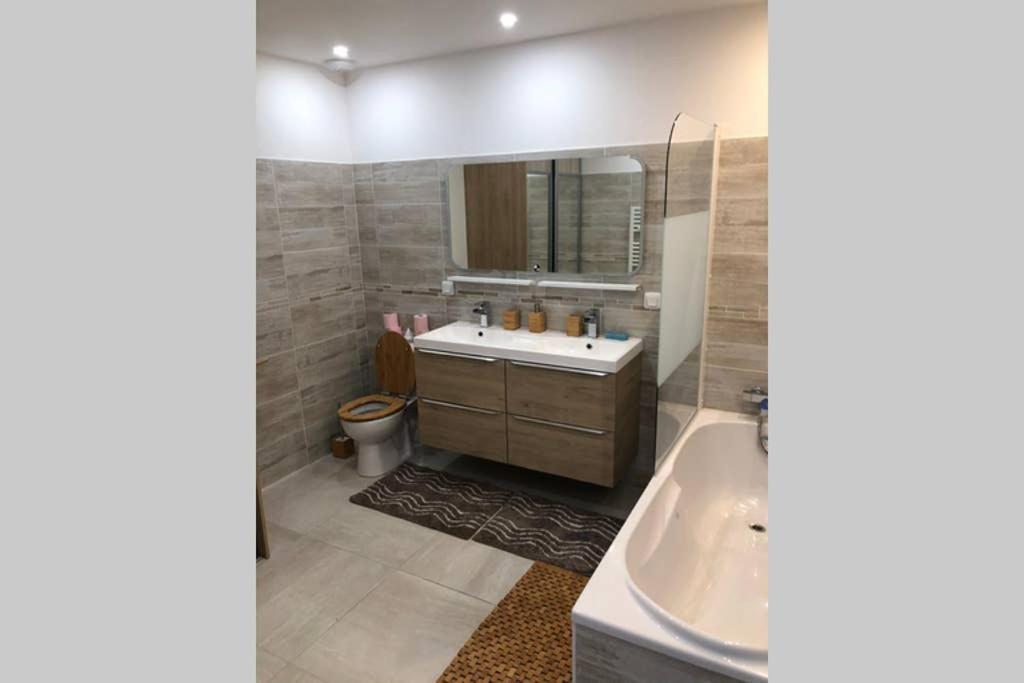 Agreable Maison Entre Bordeaux Et Le Bassin Saint-Jean-d'Illac Εξωτερικό φωτογραφία